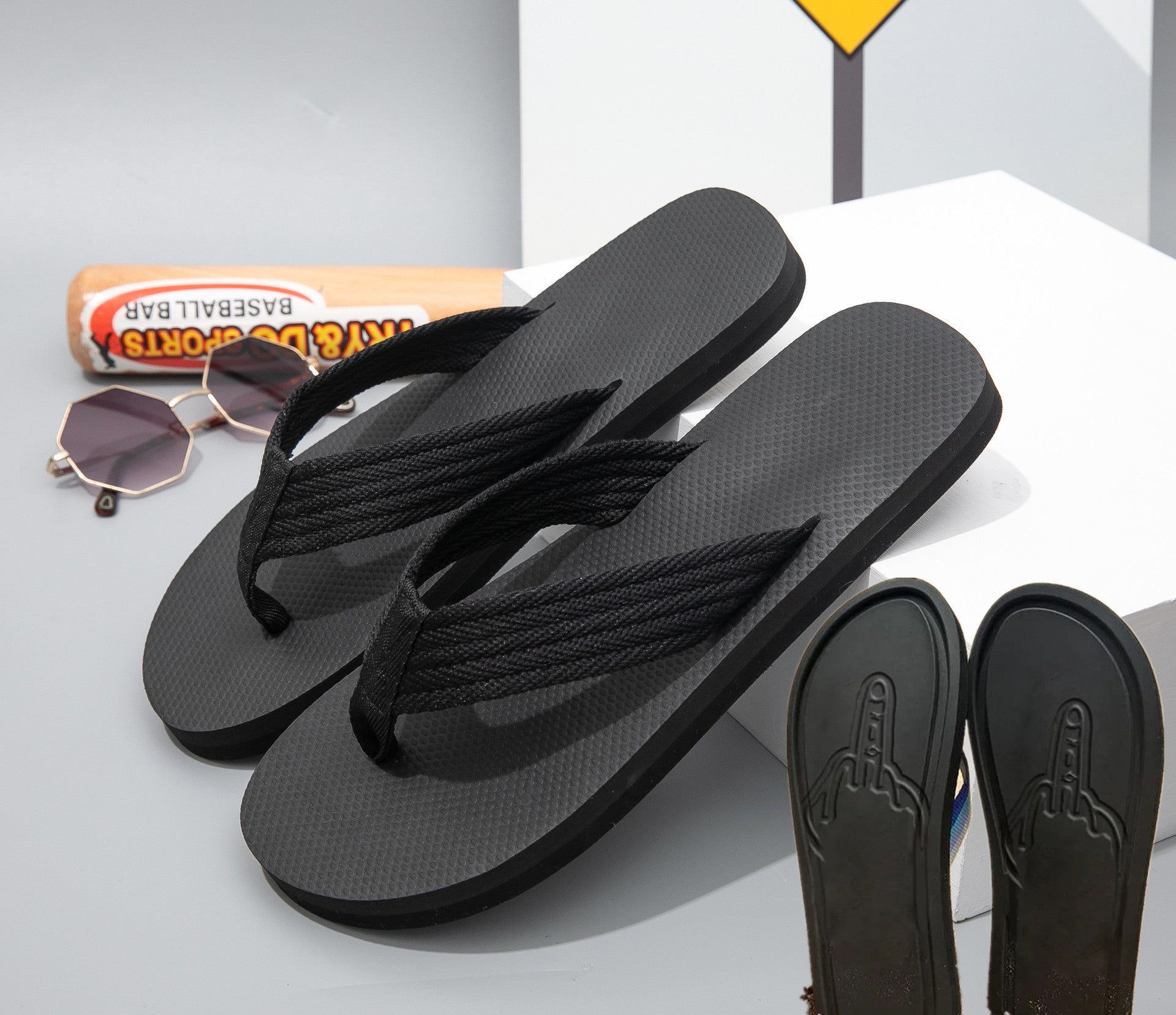 Men's Lightweight Beach Flip Flops