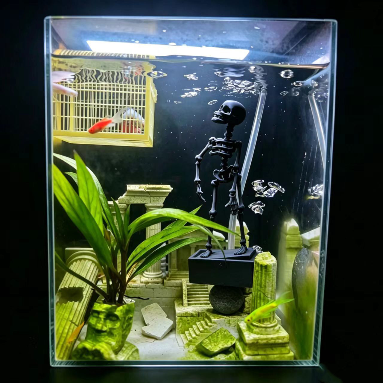 Glow Skeleton Aquarium Ornament