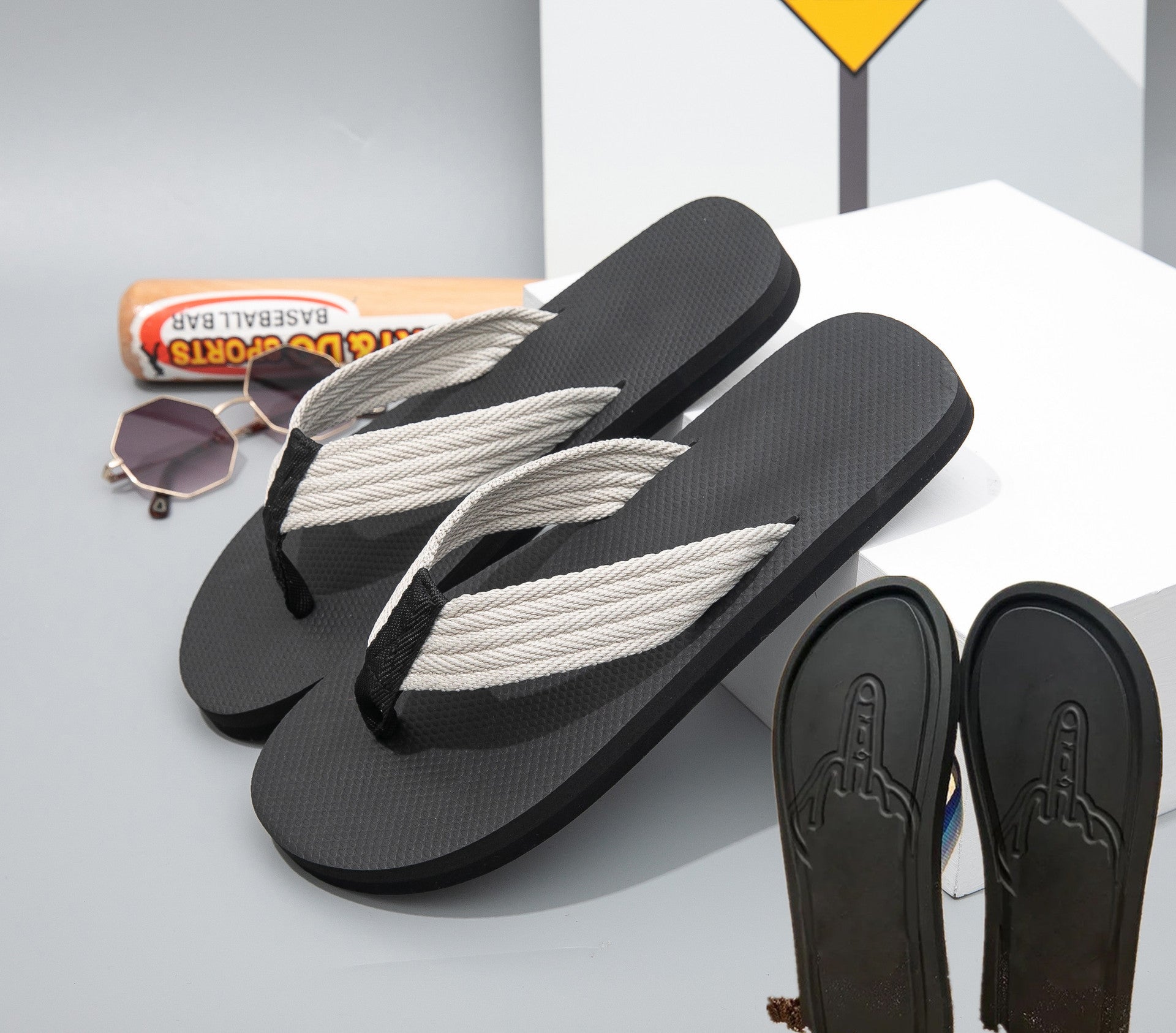 Men's Lightweight Beach Flip Flops