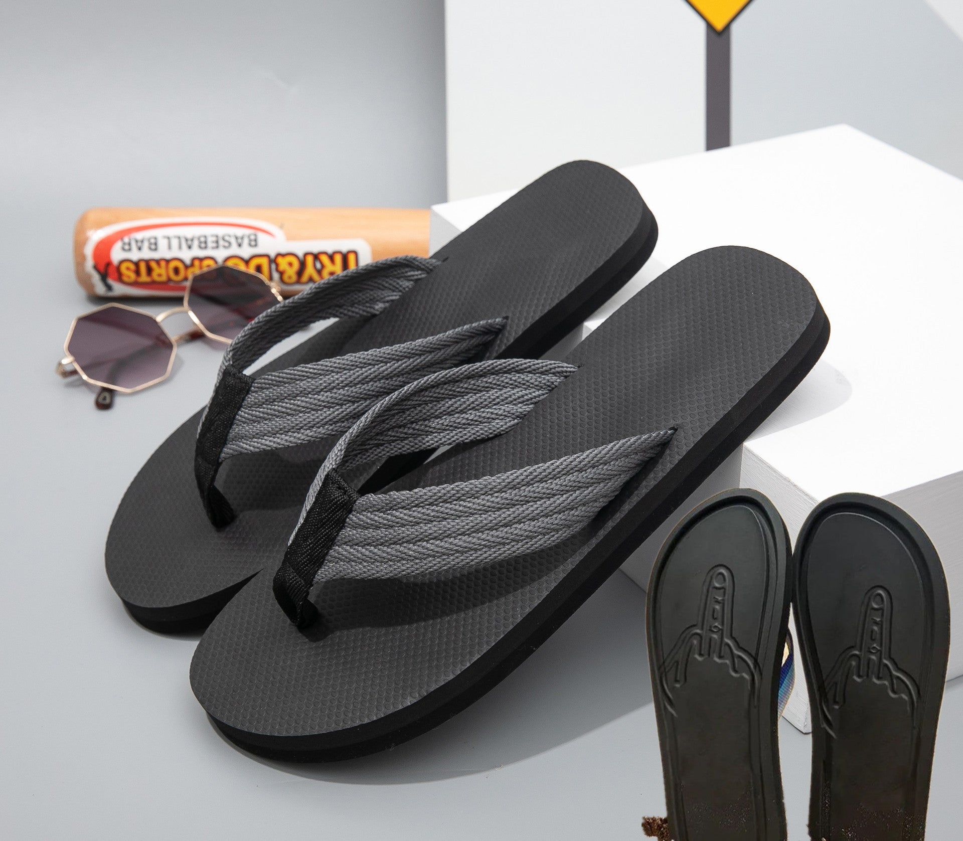 Men's Lightweight Beach Flip Flops