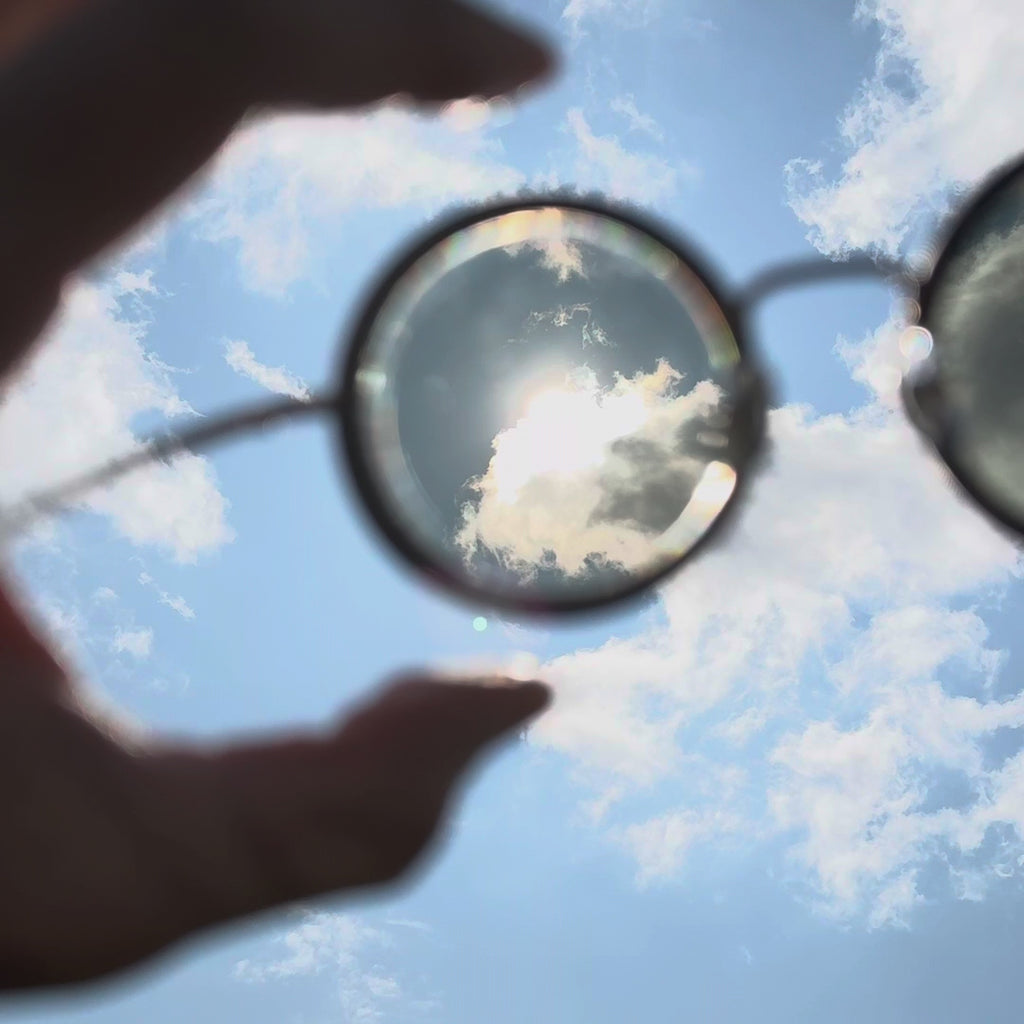 Smart Color-Changing Sunglasses That Adapt To Any Light